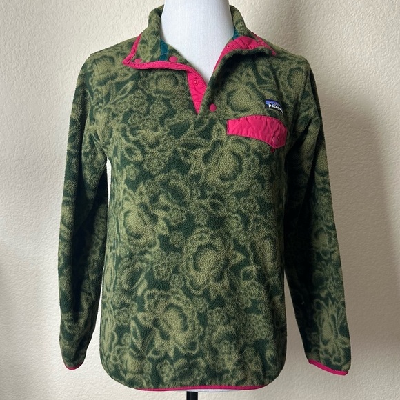 Patagonia Tops - Patagonia Synchilla Pullover XS Multicolor Green Leaves Wimens Fleece Worn Once